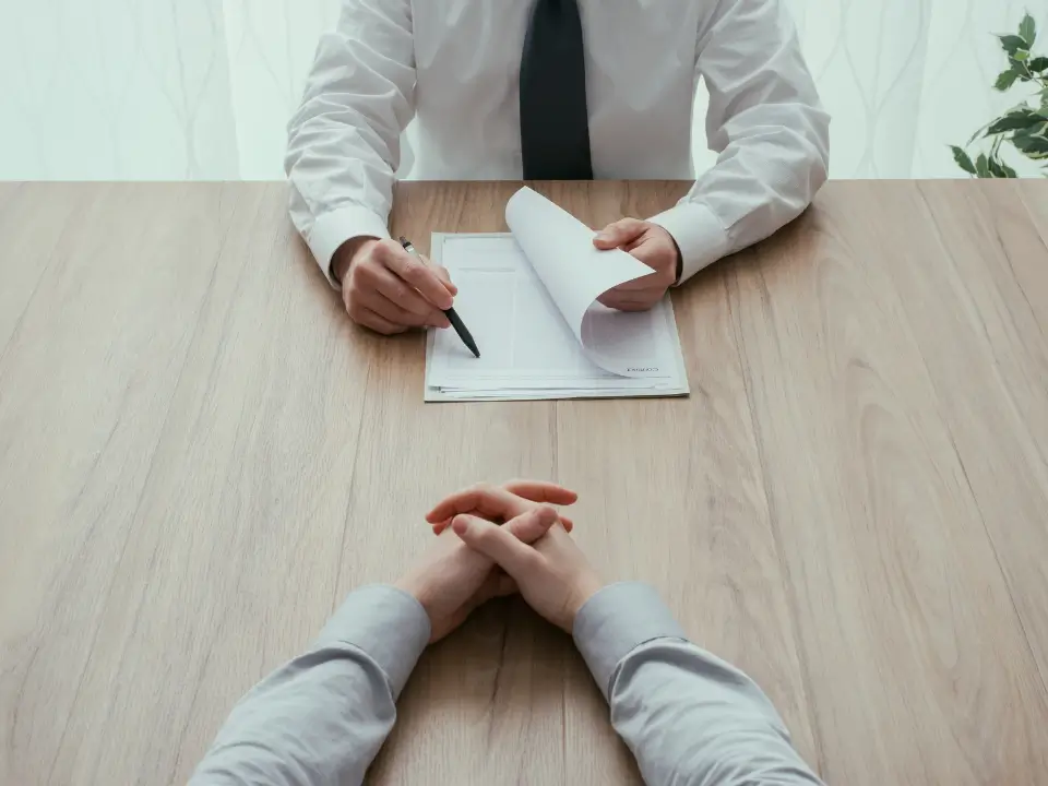 Entrevista de emprego: 10 exemplos de perguntas e respostas Entrevista de emprego: 10 exemplos de perguntas e respostas