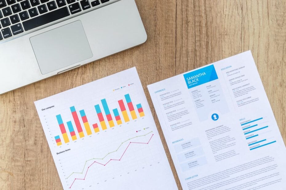 Buscando o primeiro emprego? Veja como elaborar o currículo perfeito